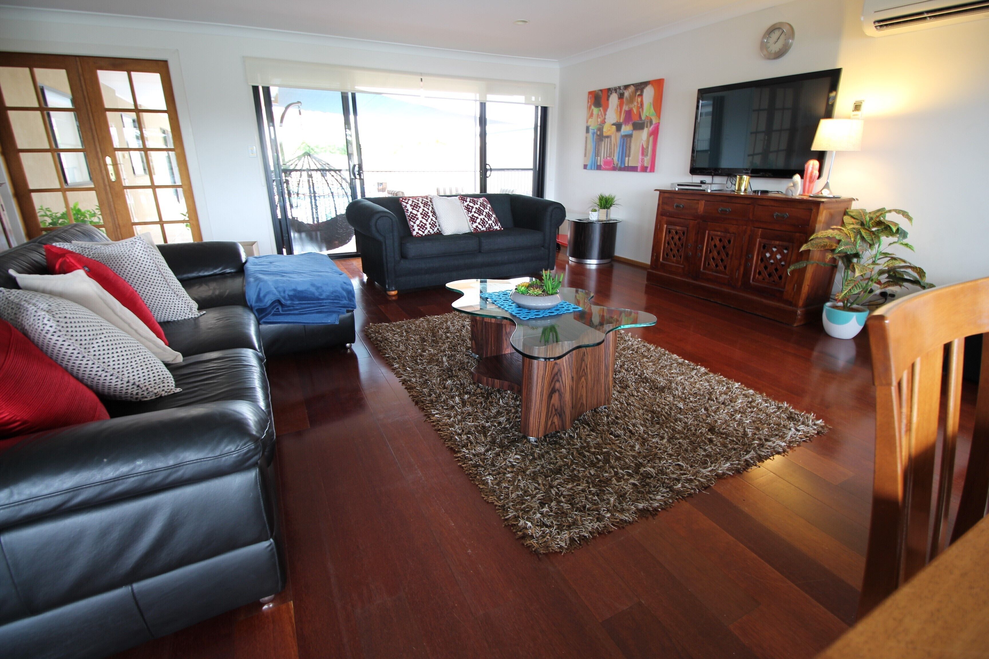 ^^ Waterfront Broadbeach Abode ^^  Child and Pet friendly — image 15