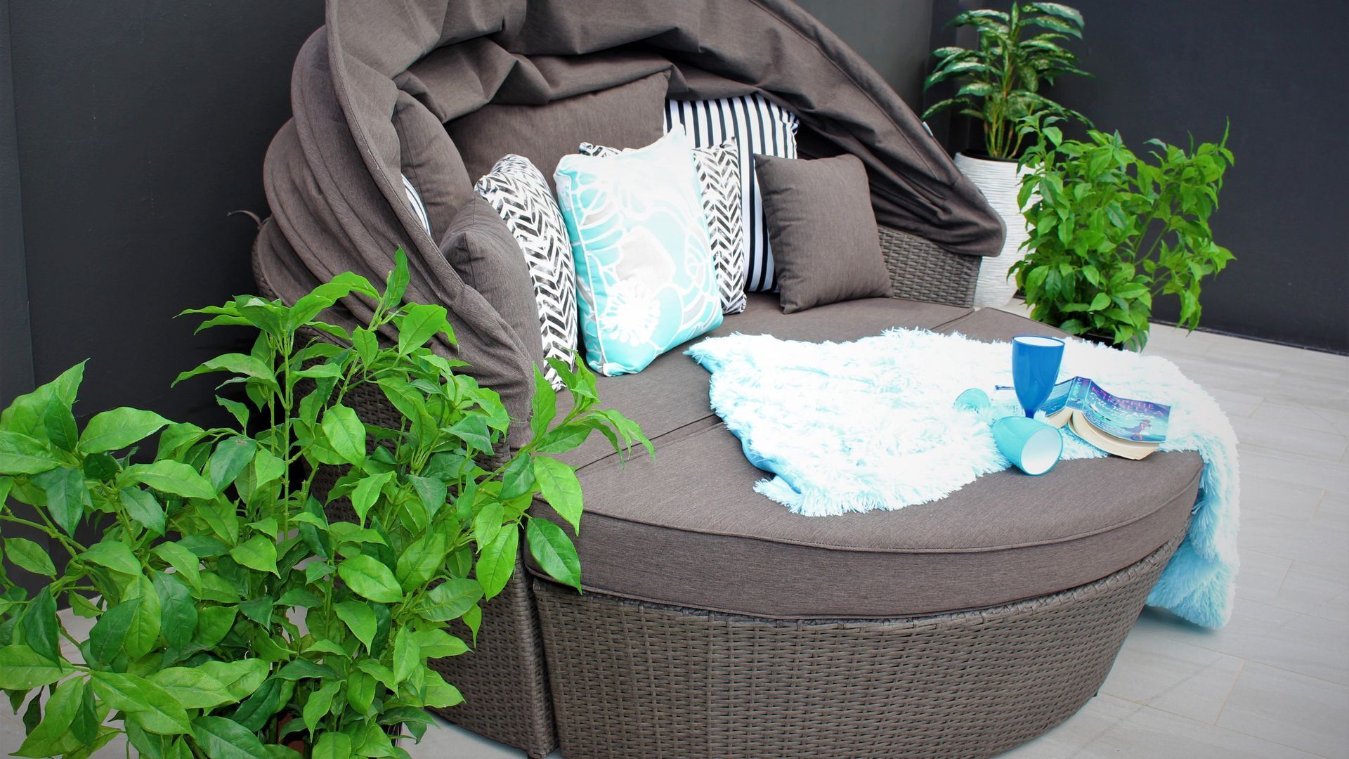 ^^ Waterfront Broadbeach Abode ^^  Child and Pet friendly — image 19