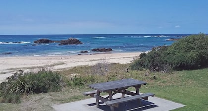 Shamwari en la playa Mystery Bay