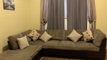 TV, Netflix, Hulu, streaming services