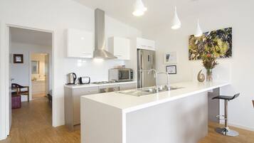 Fridge, microwave, oven, stovetop