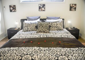 1 habitación, tabla de planchar con plancha, wifi gratis y ropa de cama