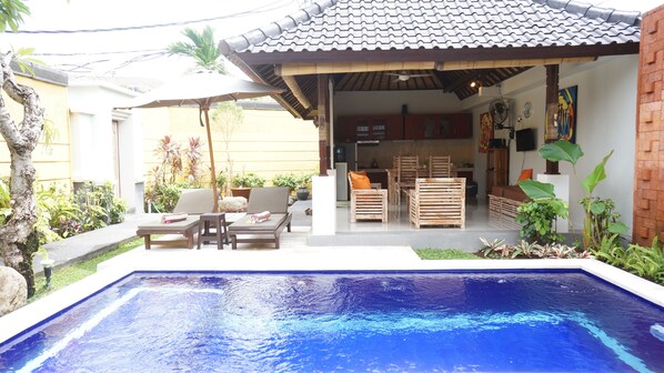 Outdoor pool, pool loungers