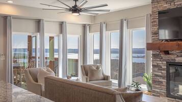 Smart TV, chimenea, videojuegos y reproductor de DVD