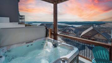 Tina de hidromasaje al aire libre