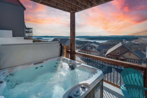 Table Rock views, Indoor pool, private hot tub