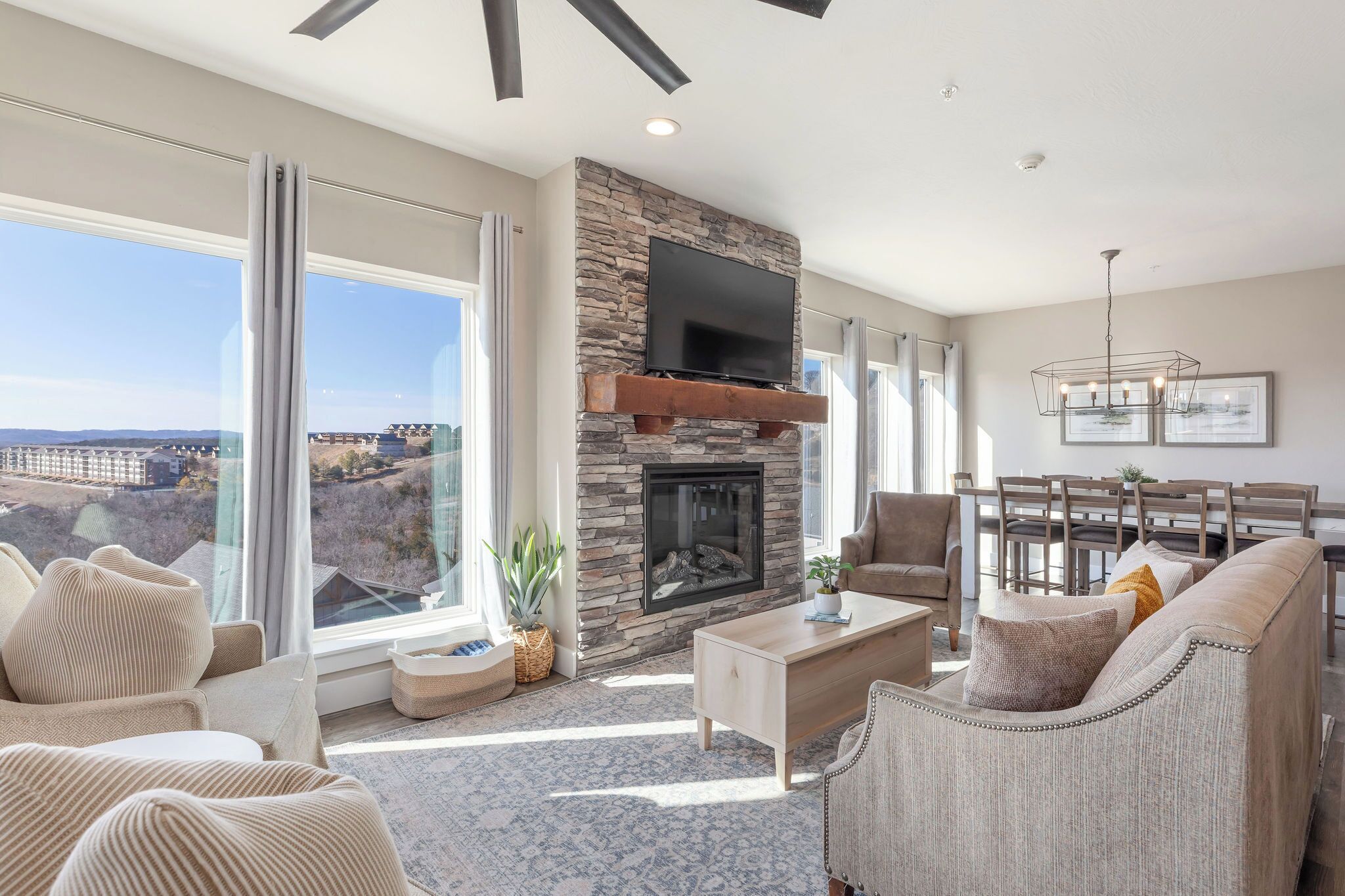 Smart TV, chimenea, videojuegos y reproductor de DVD 