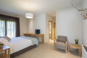 3 Schlafzimmer, Zimmersafe, Bügeleisen/Bügelbrett, WLAN
