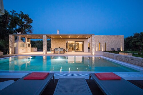 Ianira, moderne private Villa mit Schwimmbad