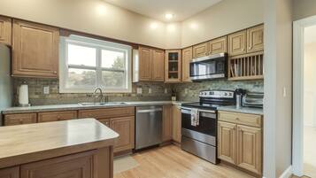 Frigorífic, microones, forn i placa de cuina