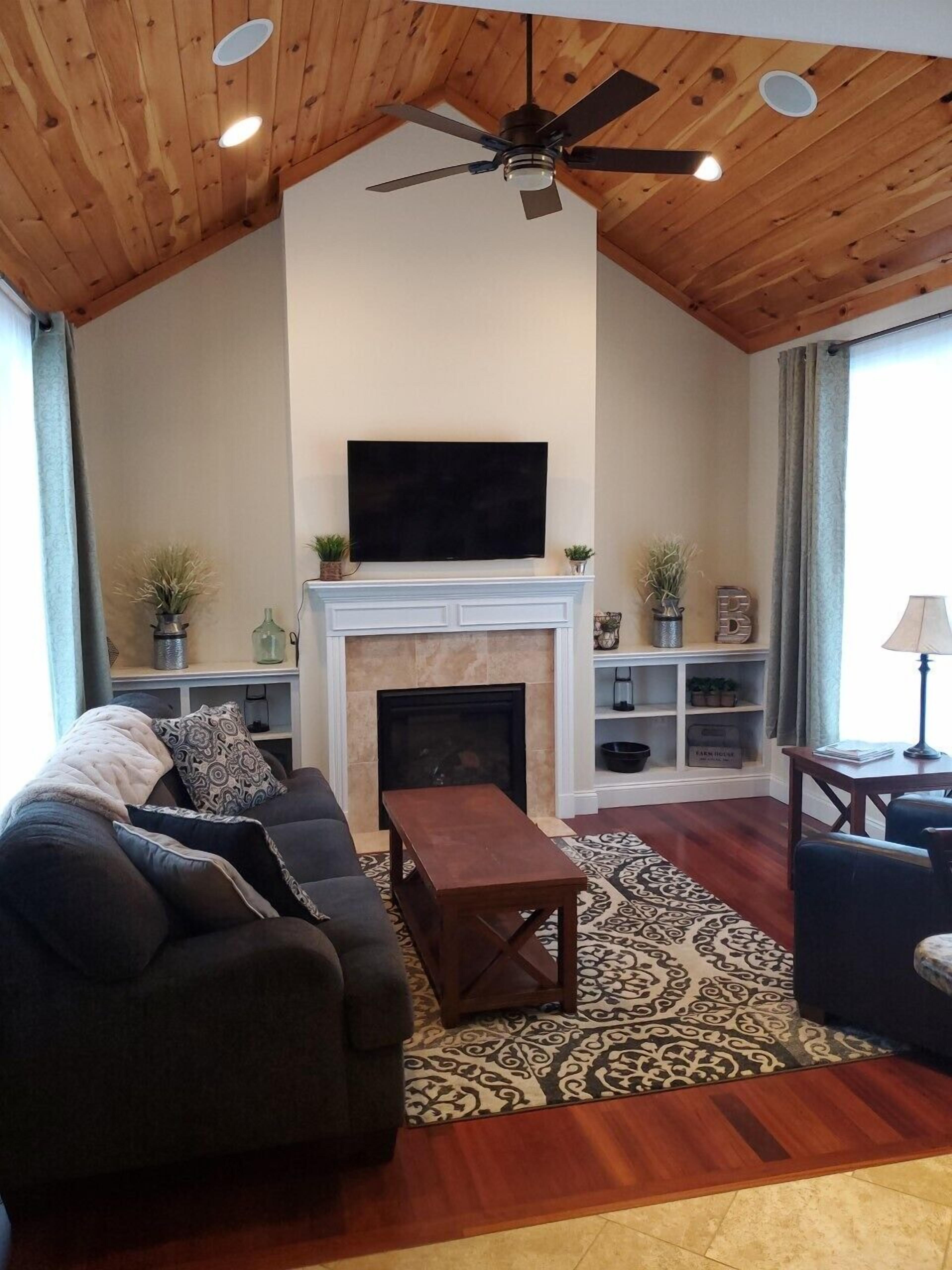 Large, Gorgeous, Penn State Area Home!