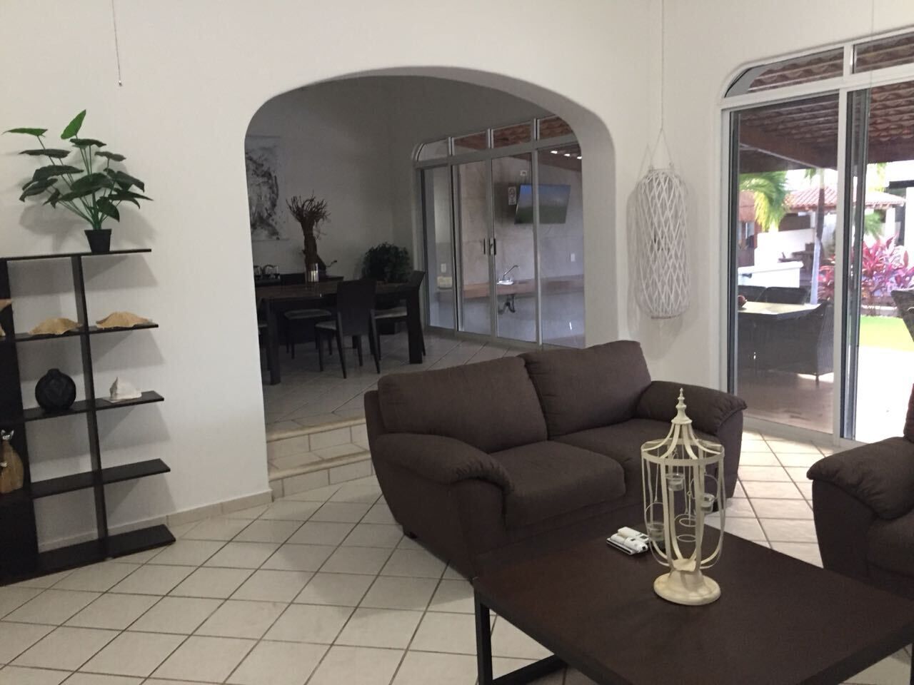 RENTO LINDA Y AMPLIA CASA EN EXCLUSIVA ZONA DE CANCUN