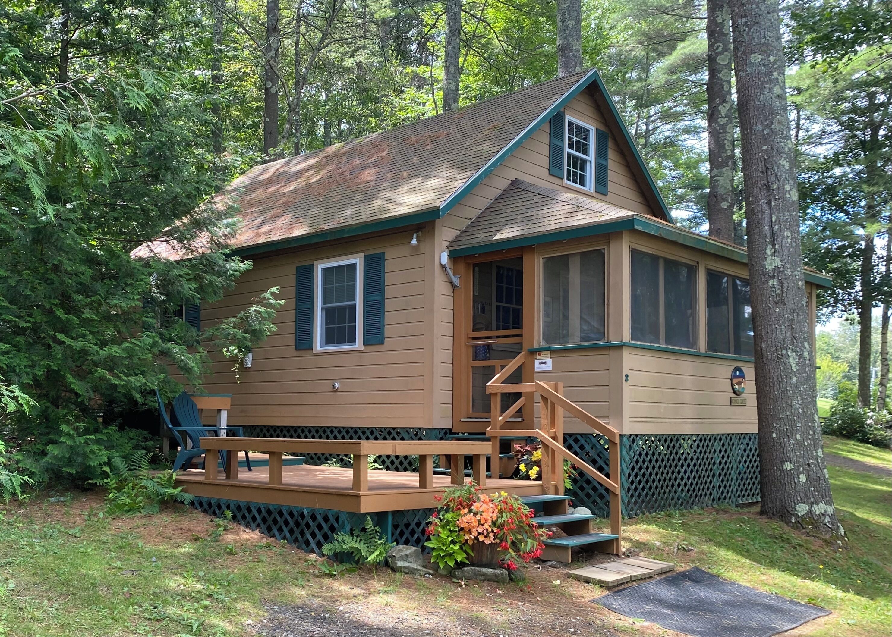 Lakeside Housekeeping Cottage in Leeds, Maine on Androscoggin Lake