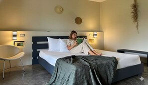 3 bedrooms, in-room safe, iron/ironing board, free WiFi