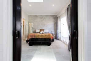 1 bedroom, iron/ironing board, travel cot, WiFi - Hidden Treasure - Fremantle CBD (Fremantle)