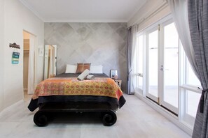 1 bedroom, iron/ironing board, travel crib, WiFi