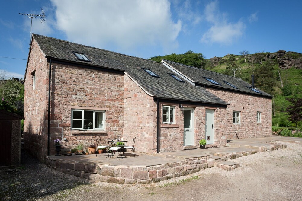 Lovely cottage at The Roaches in the Peak District National Park