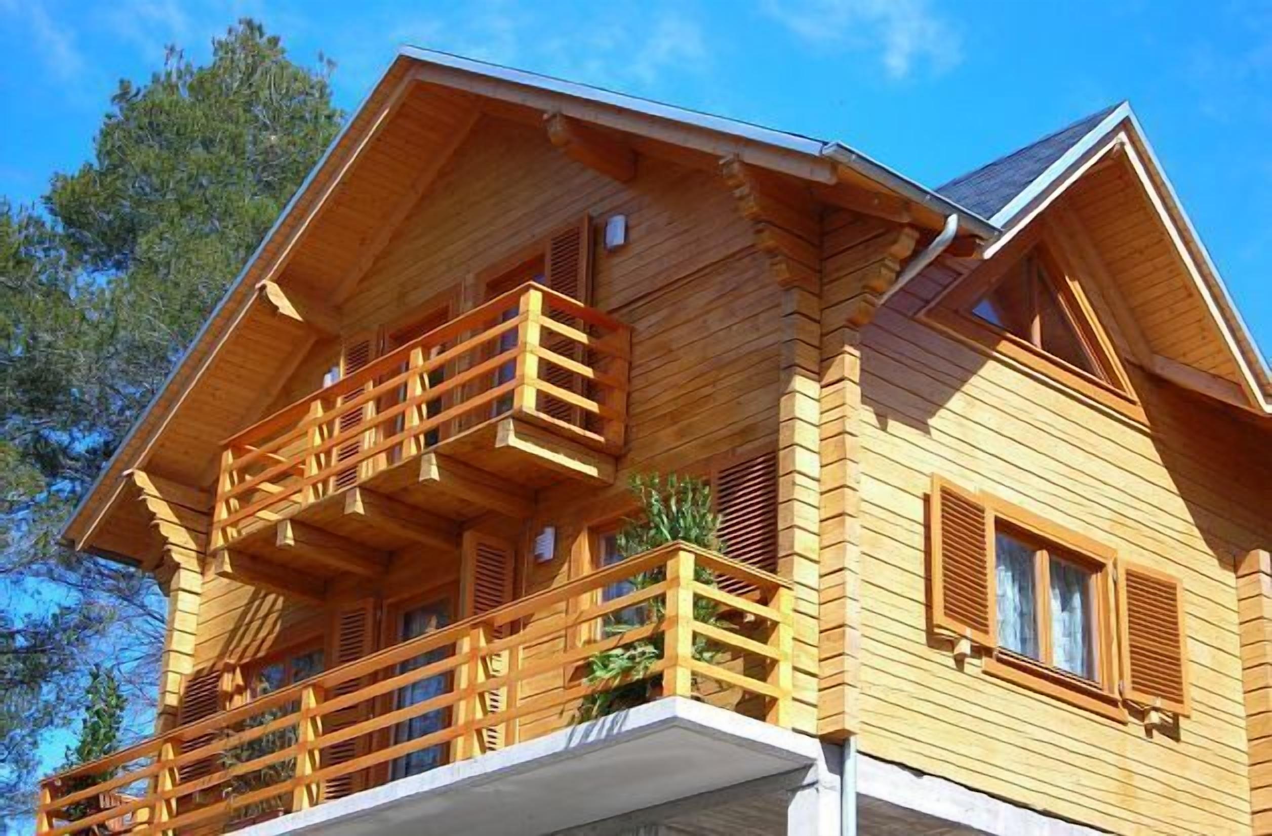 Rural wooden house in Sentmenat 30 minutes from Barcelona for 10 people