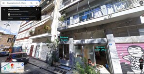 Exterior - Central Apt Private Balcony & Rooftop Access - CT1 (Athina)