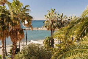 On the beach - Magnificent seafront apartment in historic building, Oneglia, riviera dei fior (Oneglia Imperia (IM))