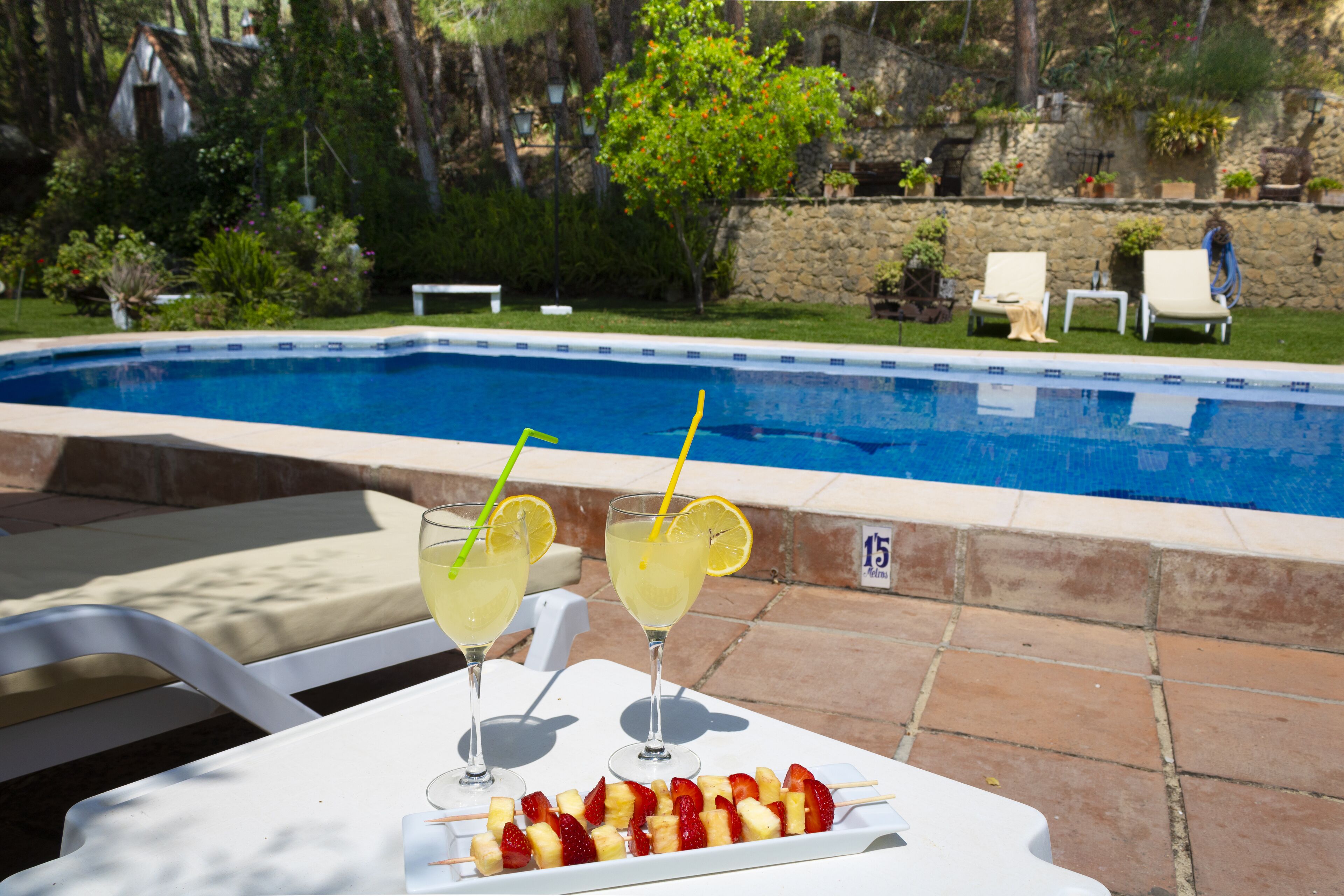 Außenpool, Liegestühle