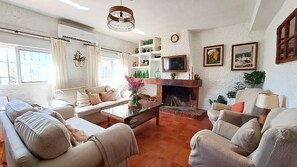 Smart TV, fireplace, DVD player, books - House with fireplace, large private gardens and swimming pool, Ronda, Spain.  (Ronda)