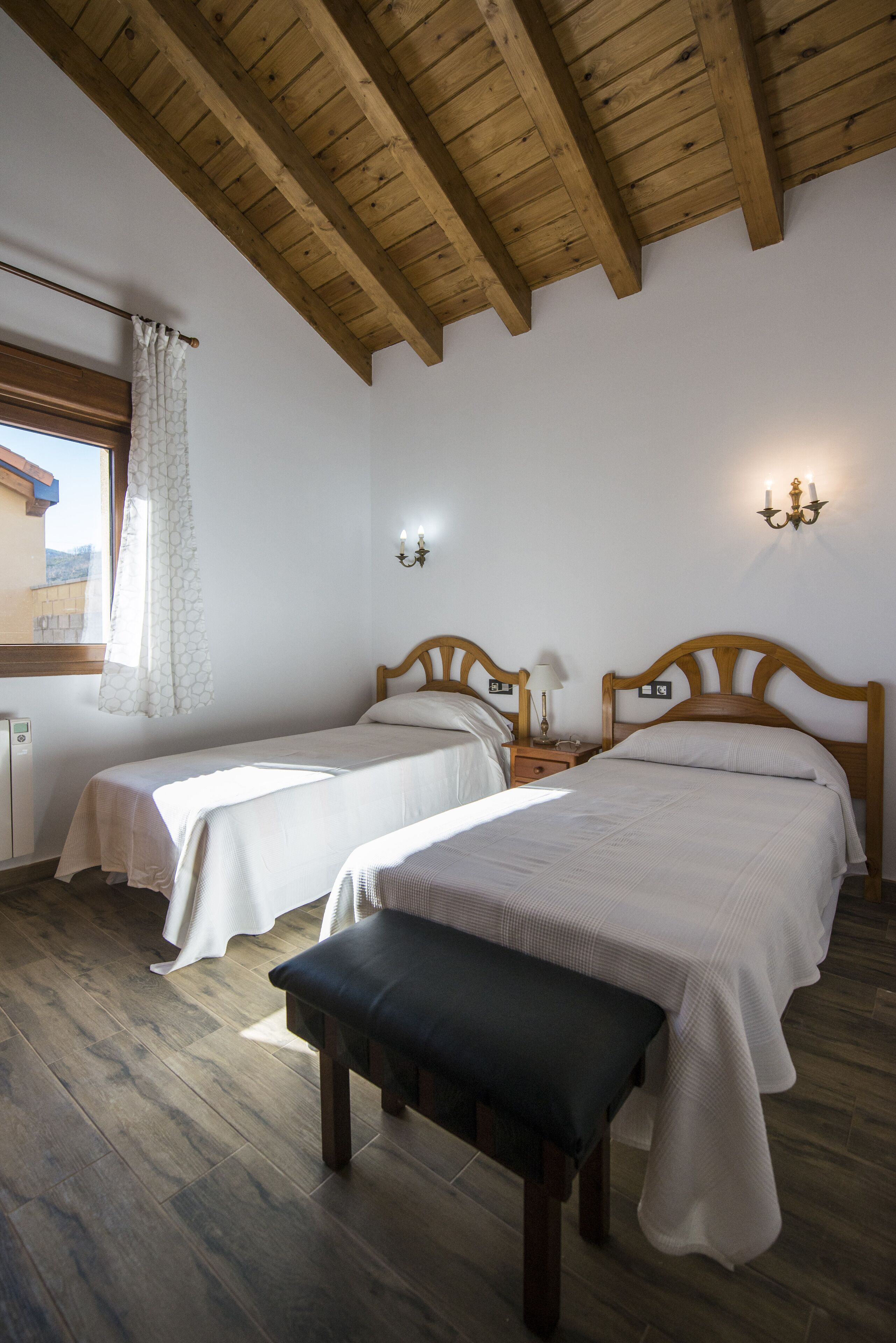 Country houses 4 Valleys House N3