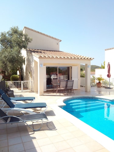 Villa Monte, Beautiful Hillside Property close to the Forest