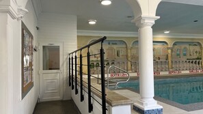 Innenpool, beheizter Pool