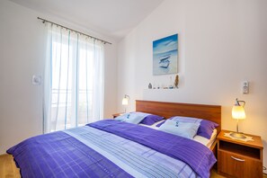 2 chambres, fer et planche à repasser, lit parapluie, Wi-Fi gratuit