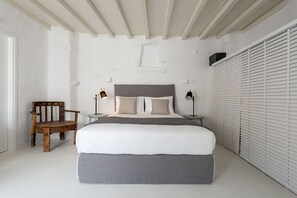 1 bedroom, in-room safe, iron/ironing board, WiFi - senior executive suite (Mikonos)