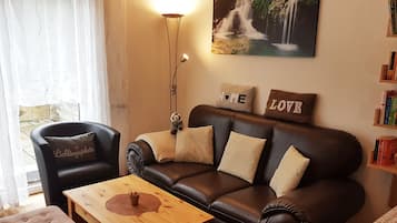 Smart TV, books, stereo