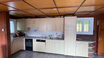Refrigerador, horno, parrilla de estufa y lavavajillas