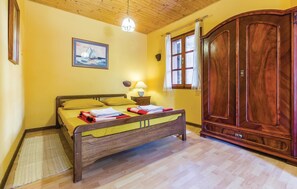 2 bedrooms, free WiFi, bed sheets