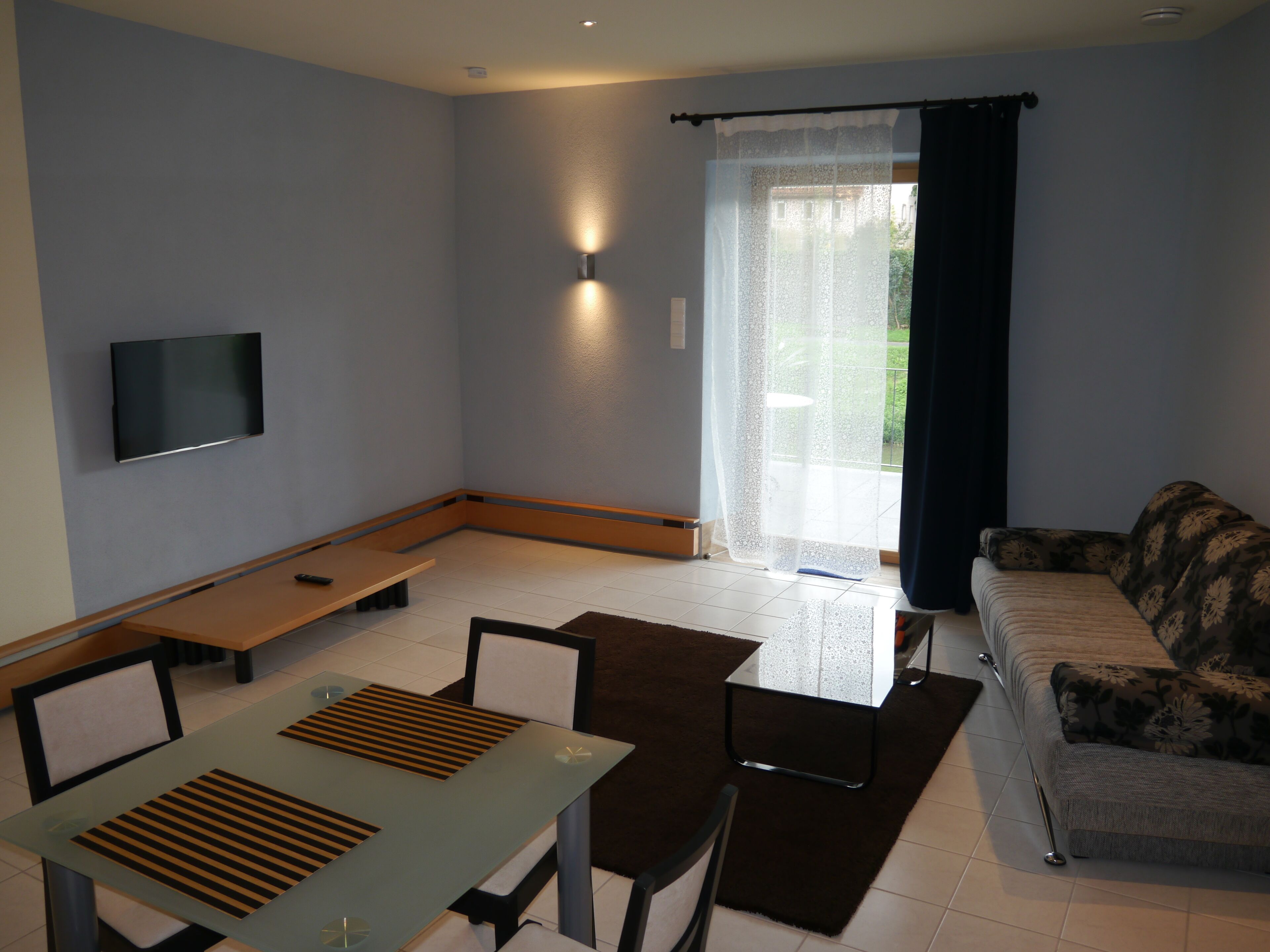 Fantastic apartments with a sun terrace directly on the shores Tauber