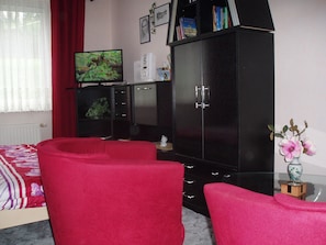 1 bedroom, free WiFi, bed sheets - APARTMENTS ANNA in the Park and Castle Greiz (Greiz)