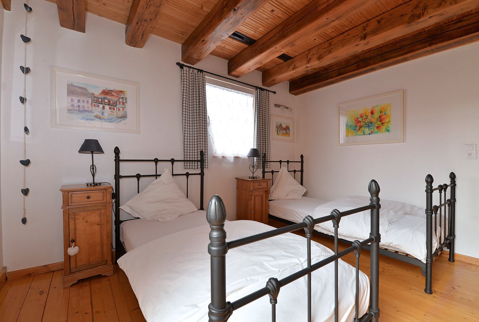 3 bedrooms, iron/ironing board, travel crib, free WiFi