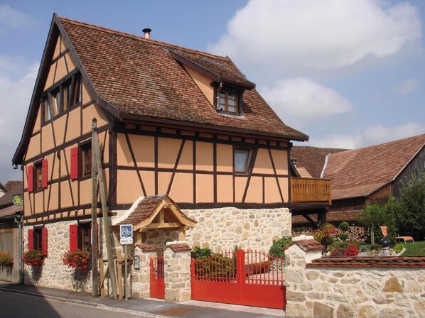 Exterior - Charming Cottage La Maisonnette Coquette (Oltingue)