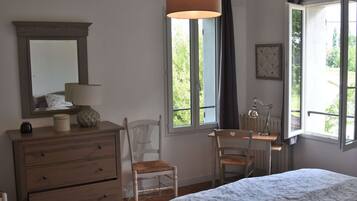 2 chambres, fer et planche Ă repasser, lit parapluie, Wi-Fi