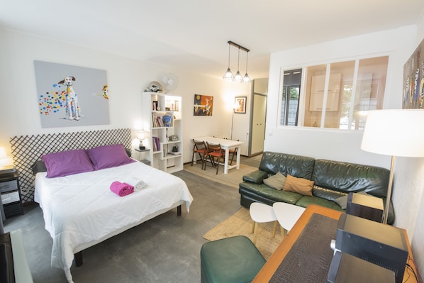 1 bedroom, iron/ironing board, free WiFi, bed sheets