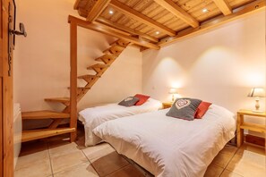 3 chambres, fer et planche à repasser, lit parapluie, Wi-Fi gratuit