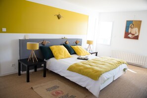 5 bedrooms, iron/ironing board, Internet, bed sheets - UZES A PIEDS VILLA CONTEMPORARY HOUSE ARCHITECT - AIR-CONDITIONED ROOMS (Uzès)