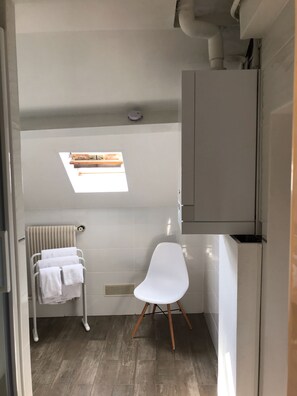 Shower, free toiletries, hair dryer, towels