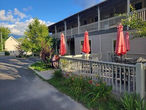 Outdoor dining - 2-Bedroom apartment w/Loft (D7), walk to Main St. (Lake Placid)