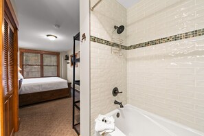 Combined shower/tub, hair dryer, towels, soap - River Run Condo w/ Great Shared Amenities: Pool, Hot Tubs, Play Area, & More! (Keystone)