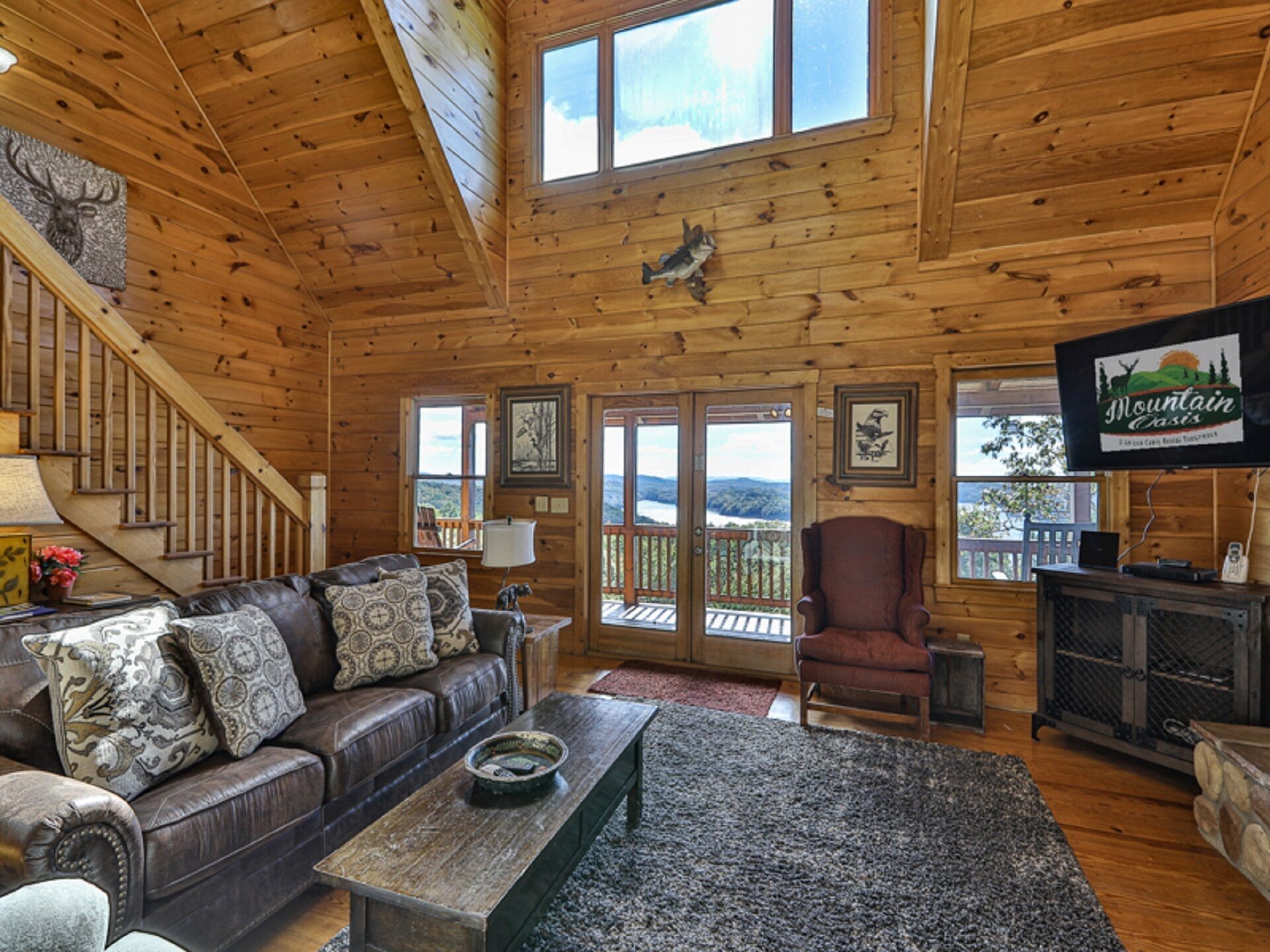 Home Run View - Lake Views, Hot Tub