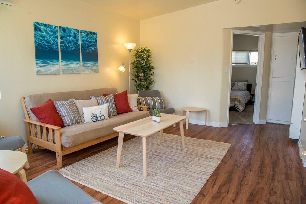 "Seafoam House" just steps to Surf Beach, Downtown