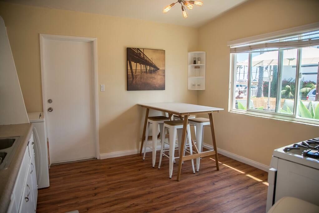 "Seafoam House" just steps to Surf Beach, Downtown