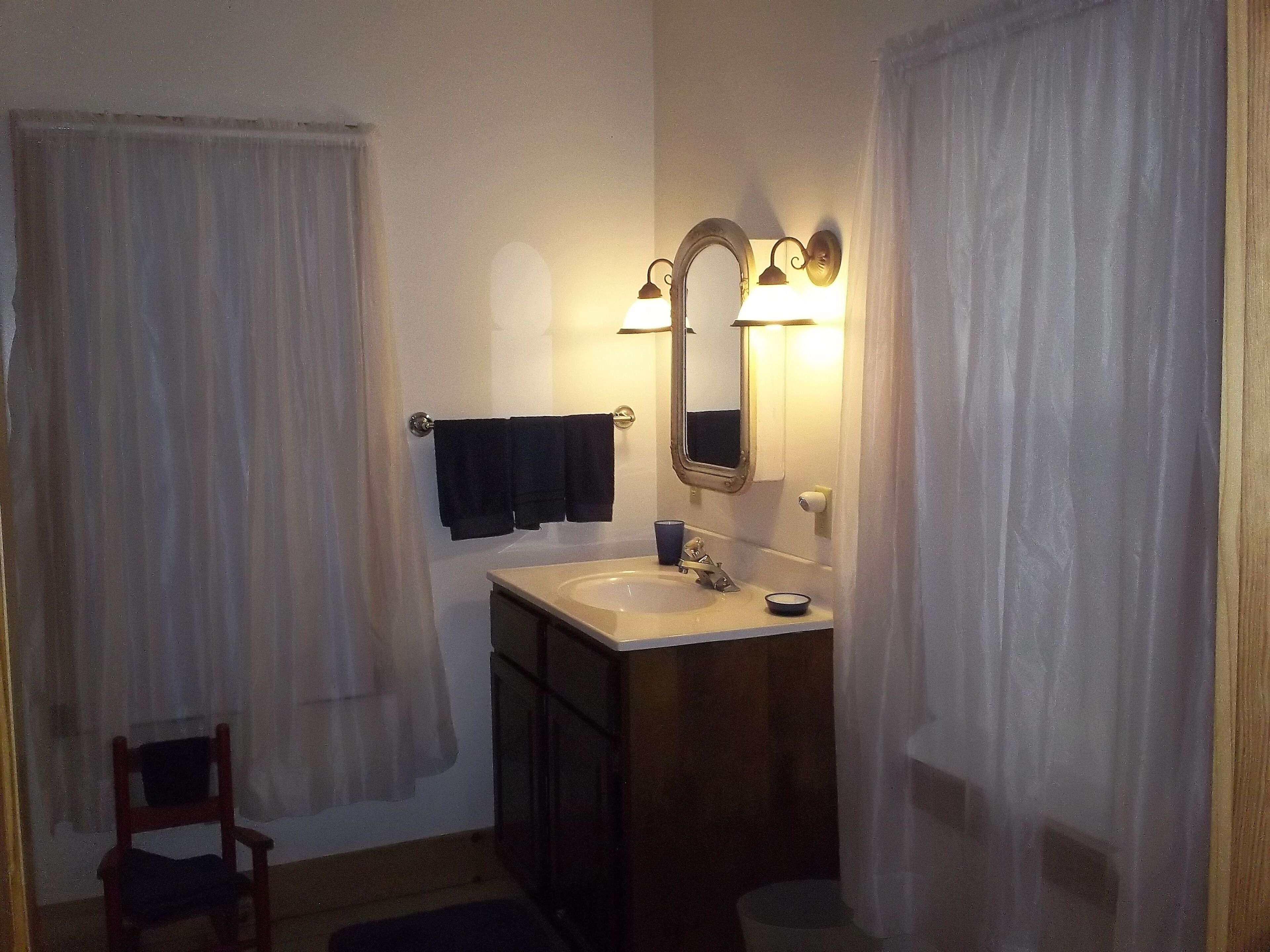 Red Cottage On Sodus Bay<br>Dog Friendly<br>Sleeps 8