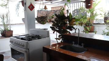 冰箱、烤箱、茶具/咖啡用具、厨具/餐具